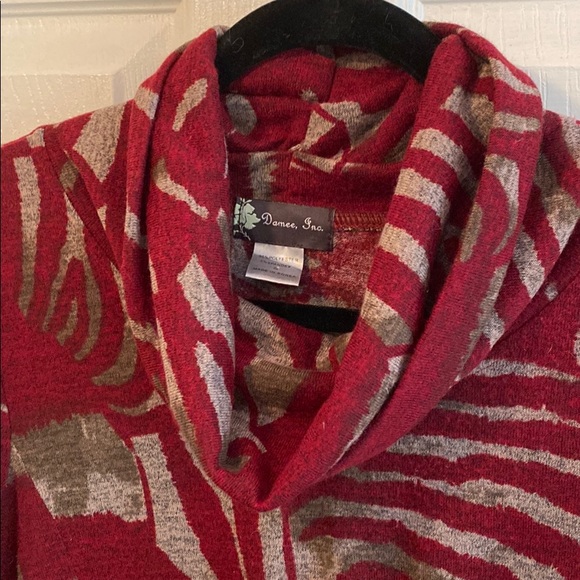 Damee, Inc women’s small high loose neck print tunic top - Picture 2 of 5